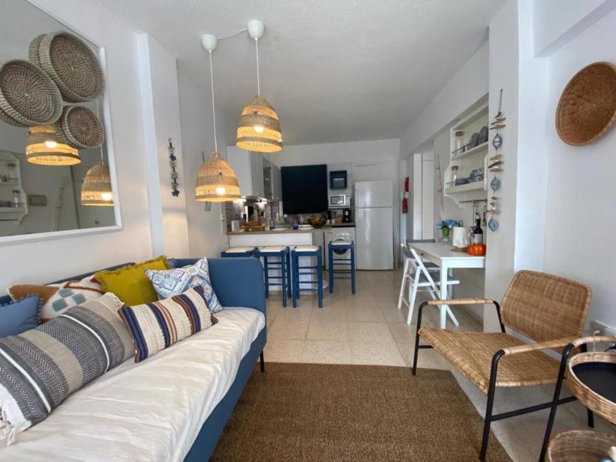 Romy'S Cozy One Bedroom Apt Larnaca Bagian luar foto