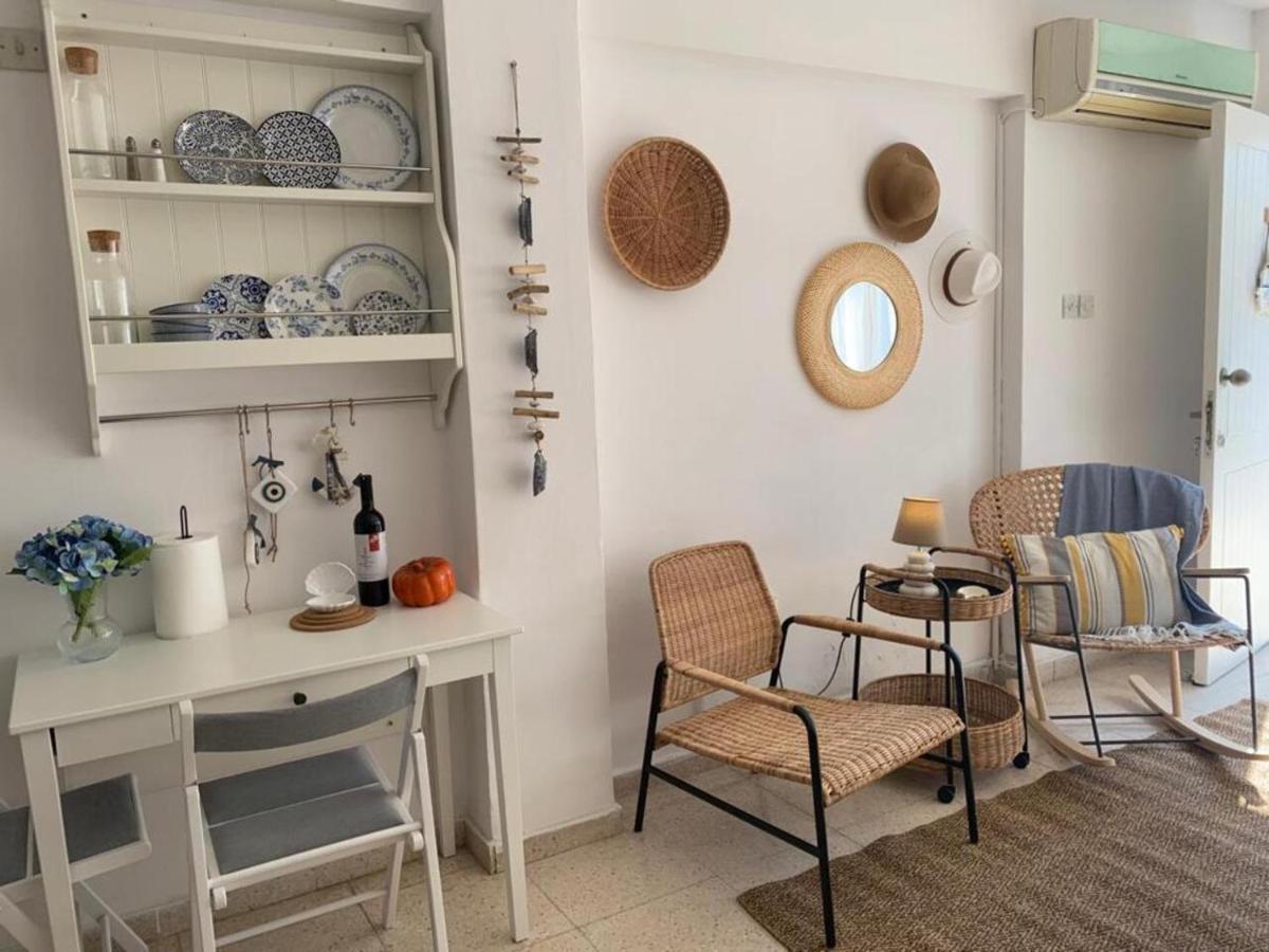 Romy'S Cozy One Bedroom Apt Larnaca Bagian luar foto