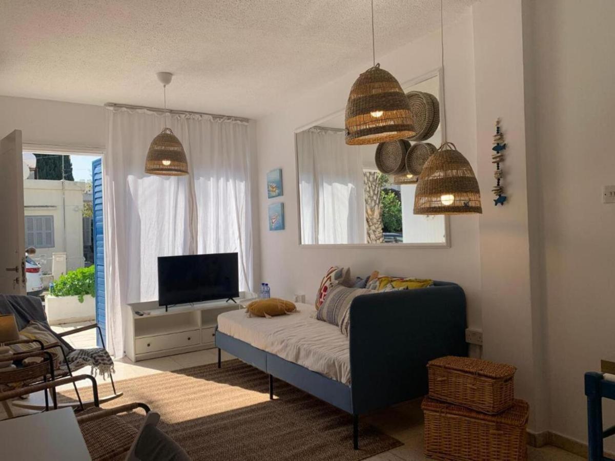 Romy'S Cozy One Bedroom Apt Larnaca Bagian luar foto